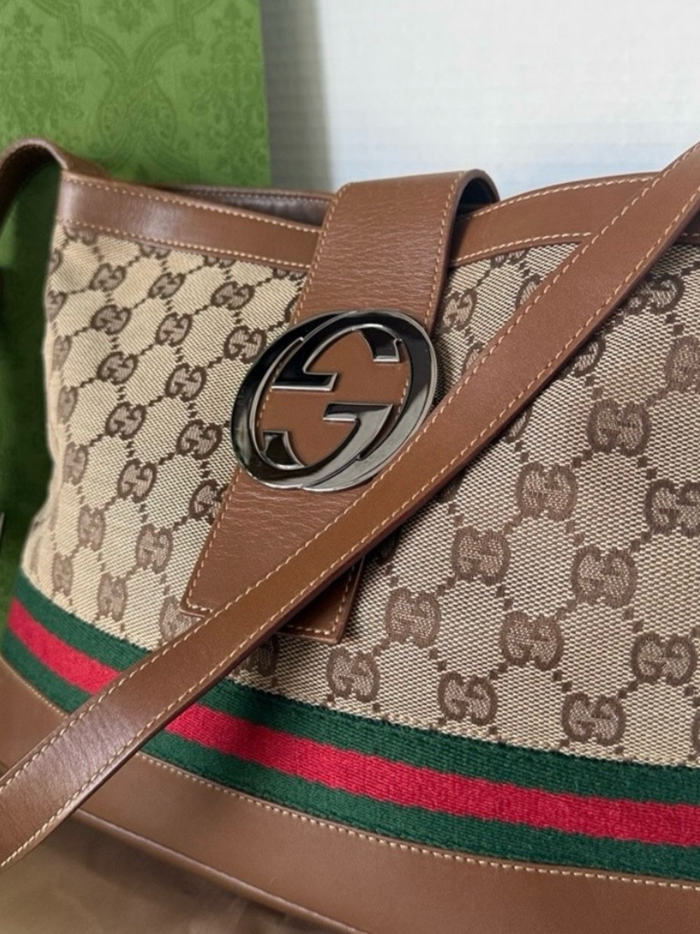 Gucci Brown GG Canvas Shoulder Bag with Green and Red Web Stripe - Picture 4 of 13